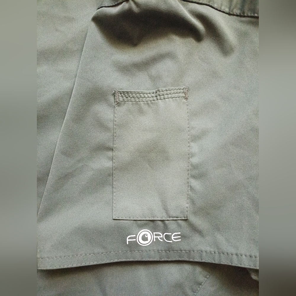 Carhartt Force Green Scrub Top Size XL - Picture 4 of 6